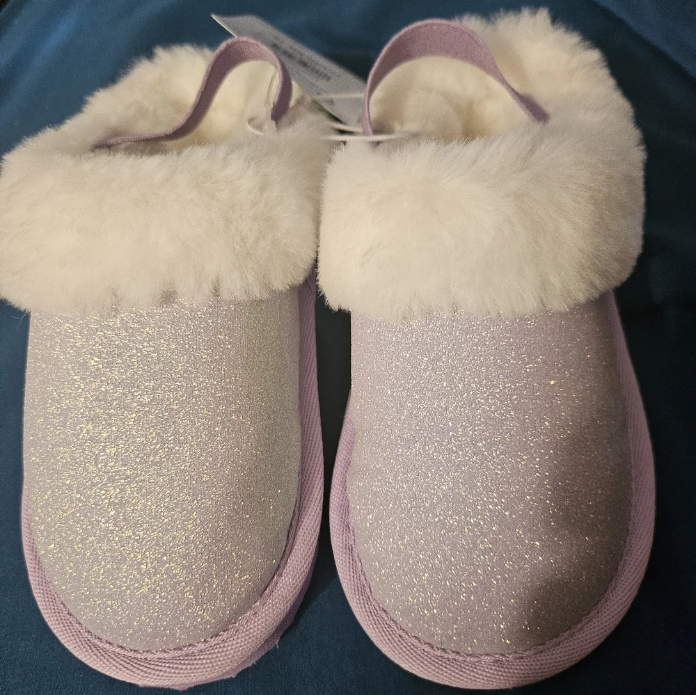 Cozy‎ Purple and White Furry Outdoor Slippers Magellan NWT 10 Kids Size